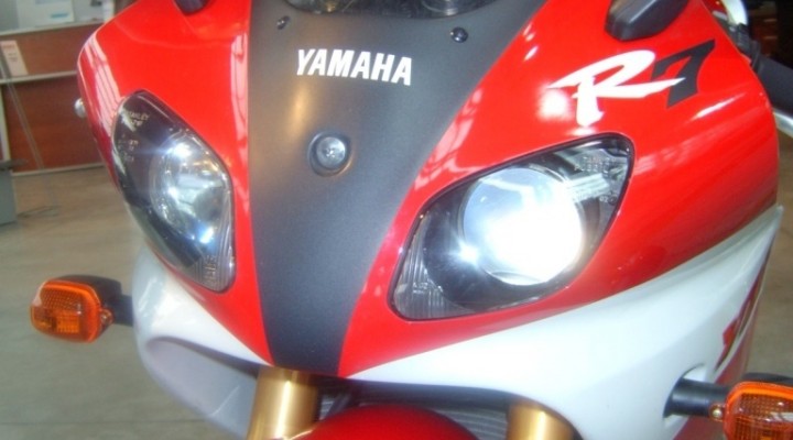 Yamaha R7