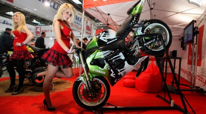 dziewczyna przy r6 pasia III Ogolnopolska wystawa Motocykli i Skuterow
