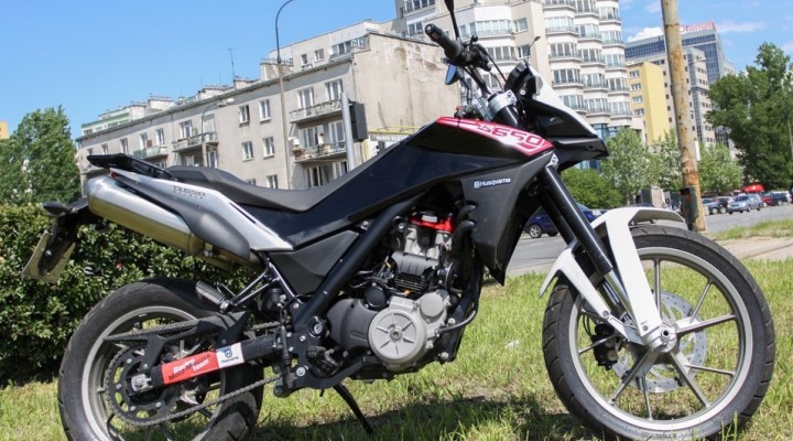 motocykl husqvarna strada 650 z