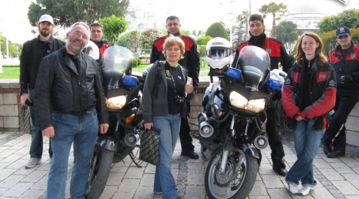 policja na motocyklach