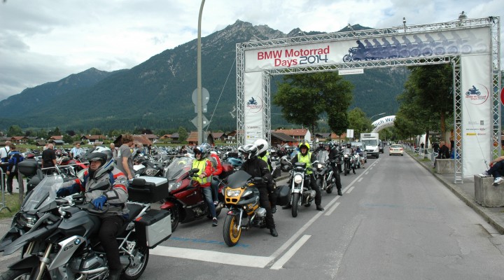 Brama wjazdowa BMW Motorrad Days Garmich Partenkirschen  z