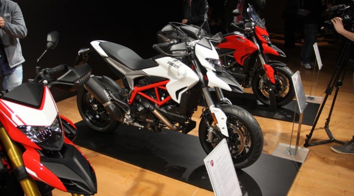 Ducati Hypermotard white z