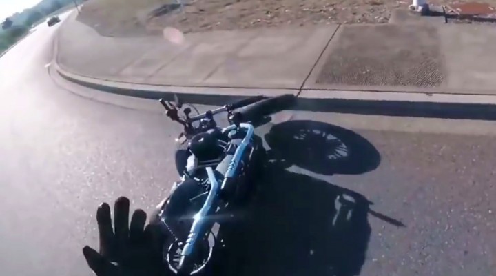 motocykl na glebie z