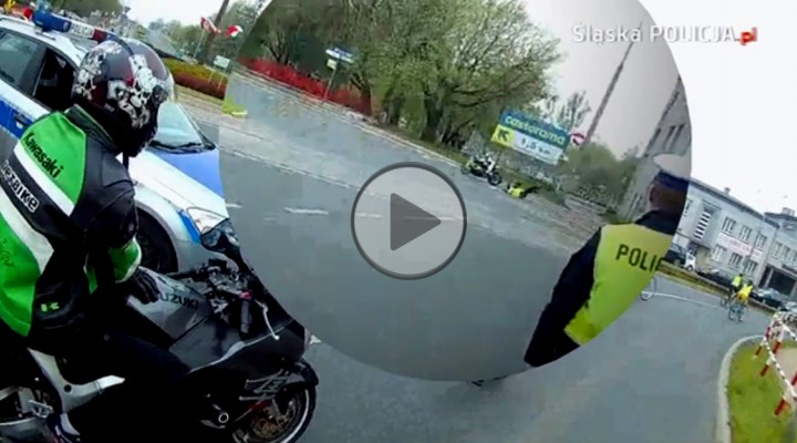 motocyklista potraca policjanta z
