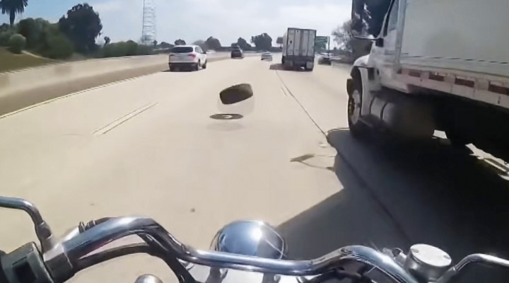 motocyklista uderzony opona na autostradzie san diego glupi zart prank z