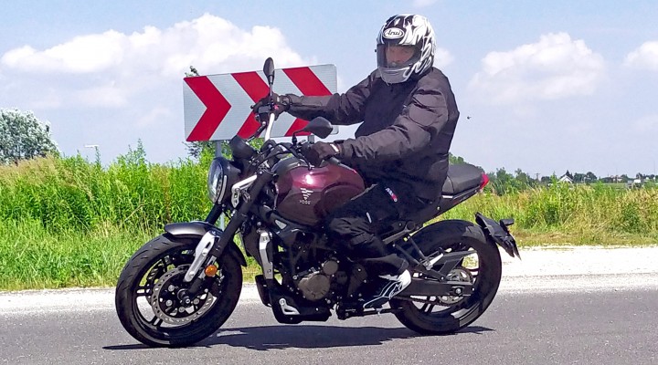 VOGE 300AC test motocyla z
