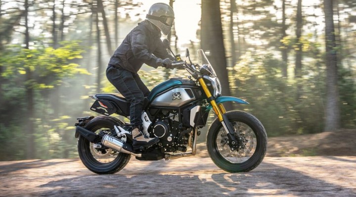 cfmoto cl x 700 adv 01 z