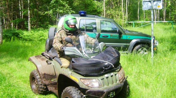 Straz Graniczna Funkcjonariusz na sluzbie z