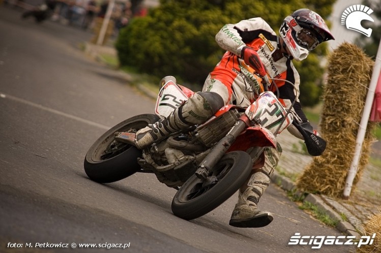  - piotr_kaczor_kaczorowski_zakret_supermoto