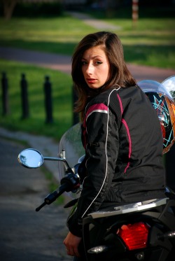 Kobieca kurtka motocyklowa