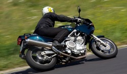 motocykl na ramie kratownicowej yamaha trx honda drive safety trening promotor b mg 0488