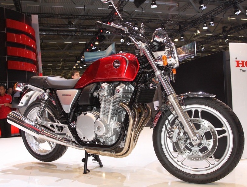 Honda CB1100 2013 czerowna z