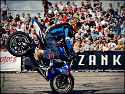 raptowny stoppie