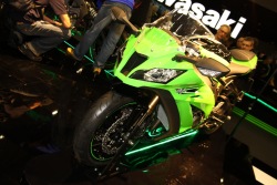 Kawasaki ZX10R 2011 lewy przod