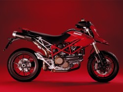 Ducati Hypermotard 1100 05