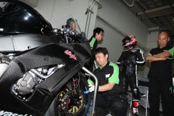 Kawasaki ZX10R 2011 4