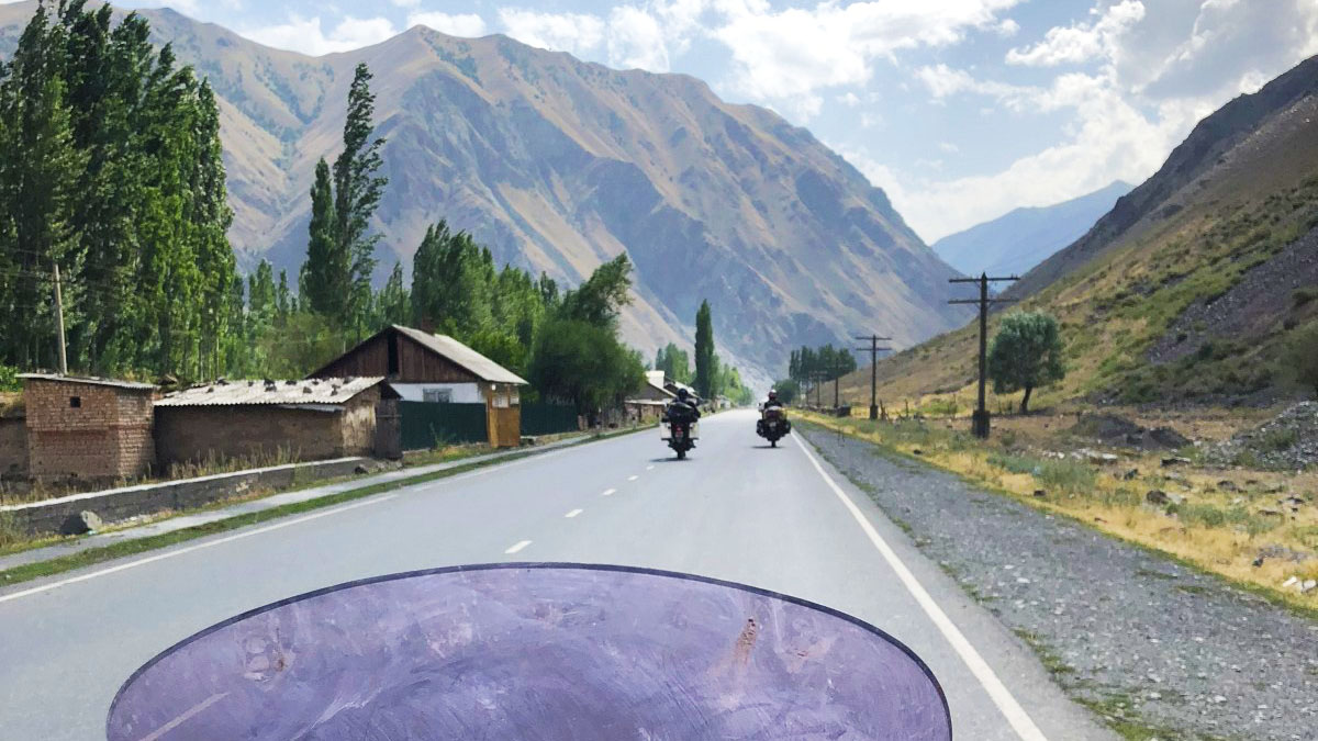 Kirgistan na motocyklu z