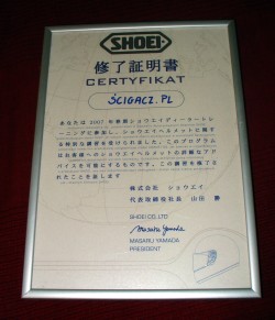 34 certyfikat szkolenia Shoei scigacz pl