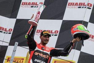 Aruba Ducati Corse World Superbike Team podium Giugliano  m