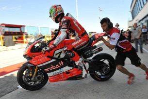 Pit Aruba Ducati Corse World Superbike Team  m