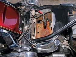 Wycieki elektrolitu prowadza nieuchronnie do korozji motocykla