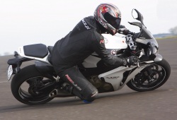 jazda honda cbr 1000 rr fireblade 2008 test b img 0027-1