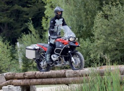 BMW R1200GS standing party