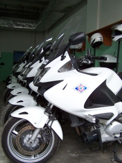 garaz policyjny motocykle