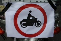 Zakaz wjazdu motocykli Rzeszow znak B4