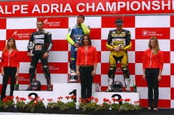 podium supersport wyscigi iii runda wmmp most 2009 p mg 0217