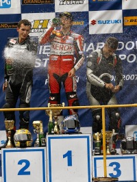 szampan podium superstock600