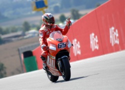 Capirossi powrocil na podium Foto Ducati 7 5