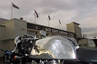 Ace cafe i motocykl