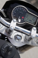 stacyjka zegary suzuki gsr750 2011 test motocykla 24