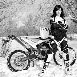 Yamaha WR250R na sniegu