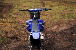 Yamaha YZ 450 F 2009 tyl