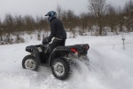 zakret przez snieg na quadzie polaris sportsman 850 test b mg 0144
