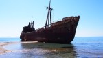 zardzewialy statek w Gythio w trasie na Kalamate