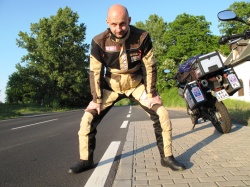 Dopiero kawalek drogi za nami a tylek juz boli