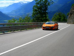Pomaranczowe Audi