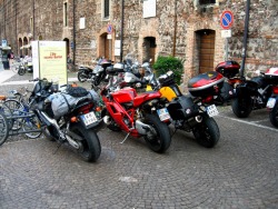 parking Ducati