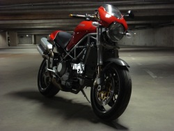 Ducati Monster S4R garaz