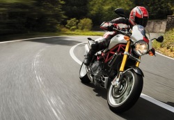 Ducati Monster S4R testastretta