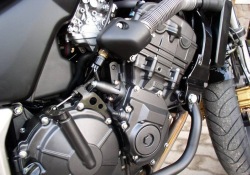 Honda CBF600 silnik