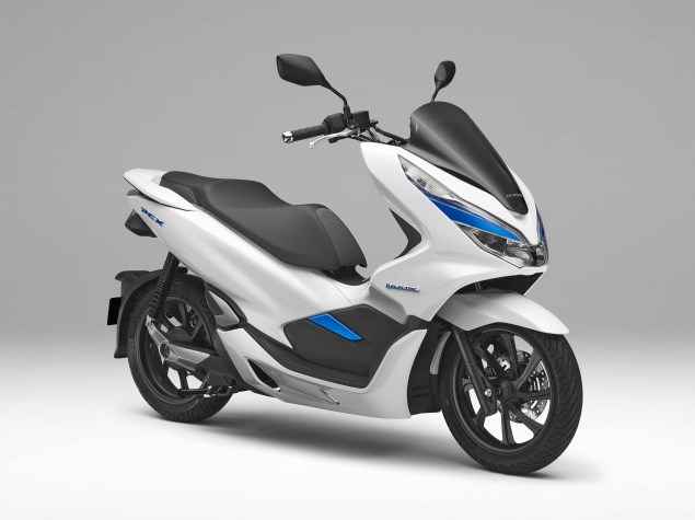 2018 Honda PCX Electric scooter 02 z