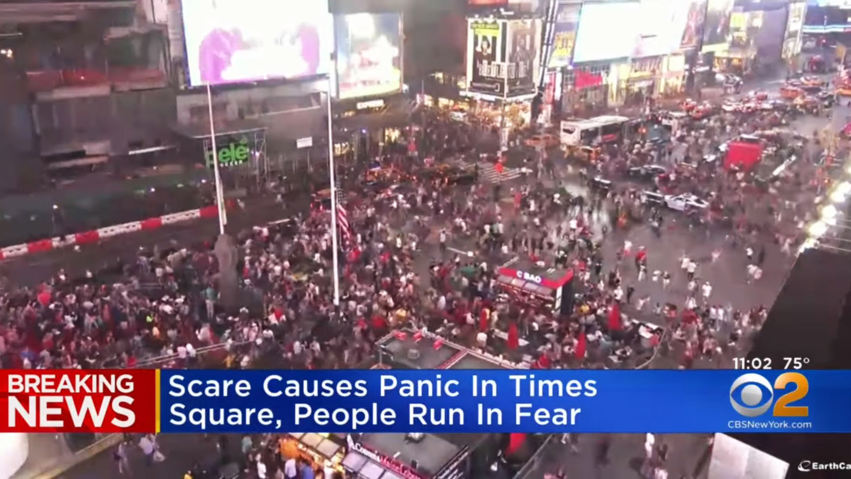 Panika na Times Square po strzale z wydechu motocykla z