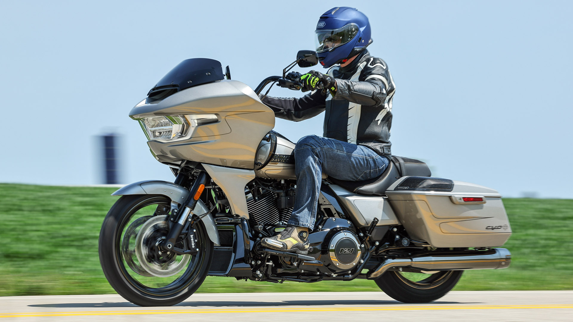 Harley Davidson Road Glide CVO 2023 test motocykla z z