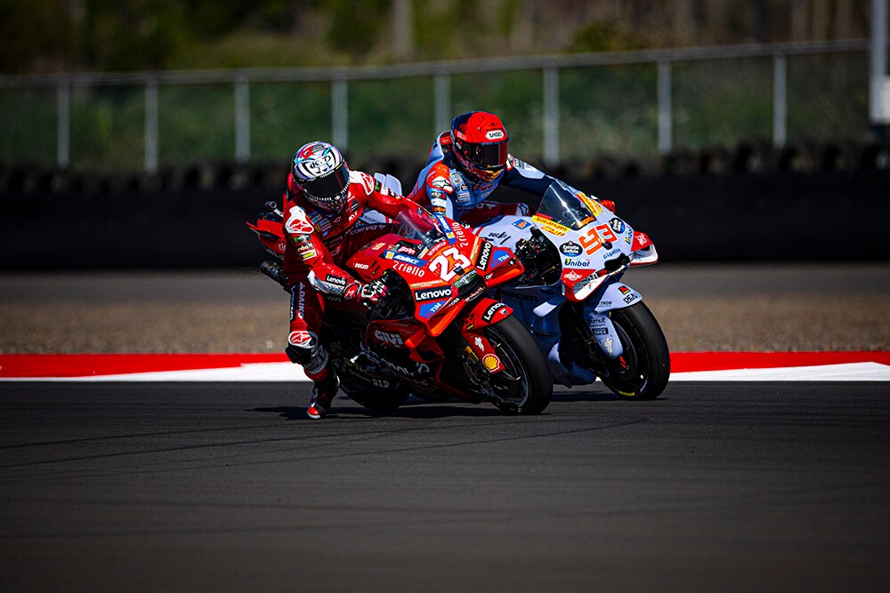 272151943 RB 6774 UC699388 Low z