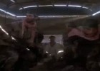 Chuck Norris na Enduro z wyrzutnią rakiet