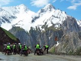 Polacy zorganizowali zlot motocyklowy w Himalajach! Jak takie coś wygląda?